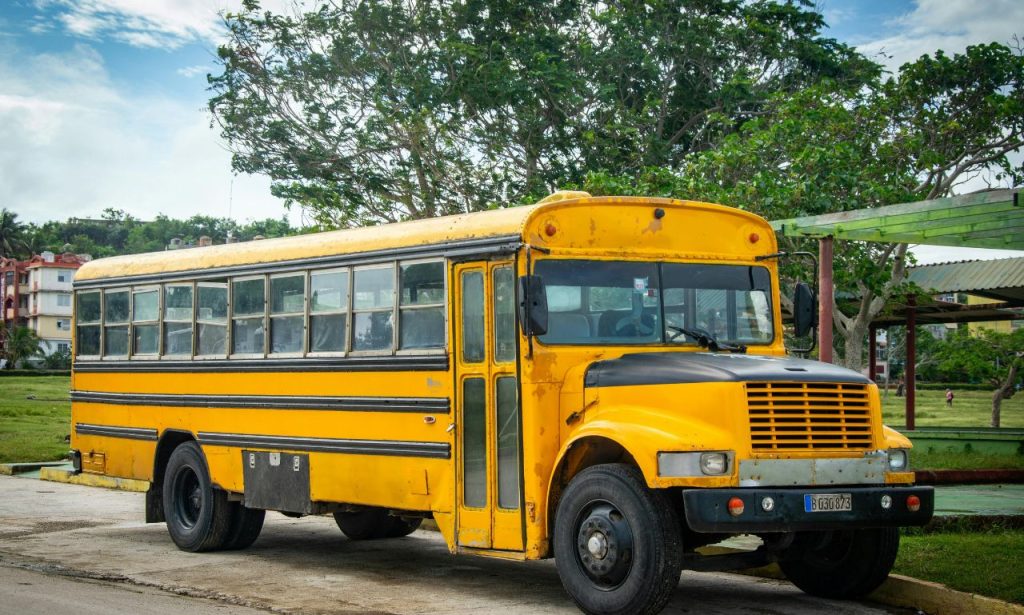 What Happens if Your Bus or Train Leaves Before Its Scheduled Time?