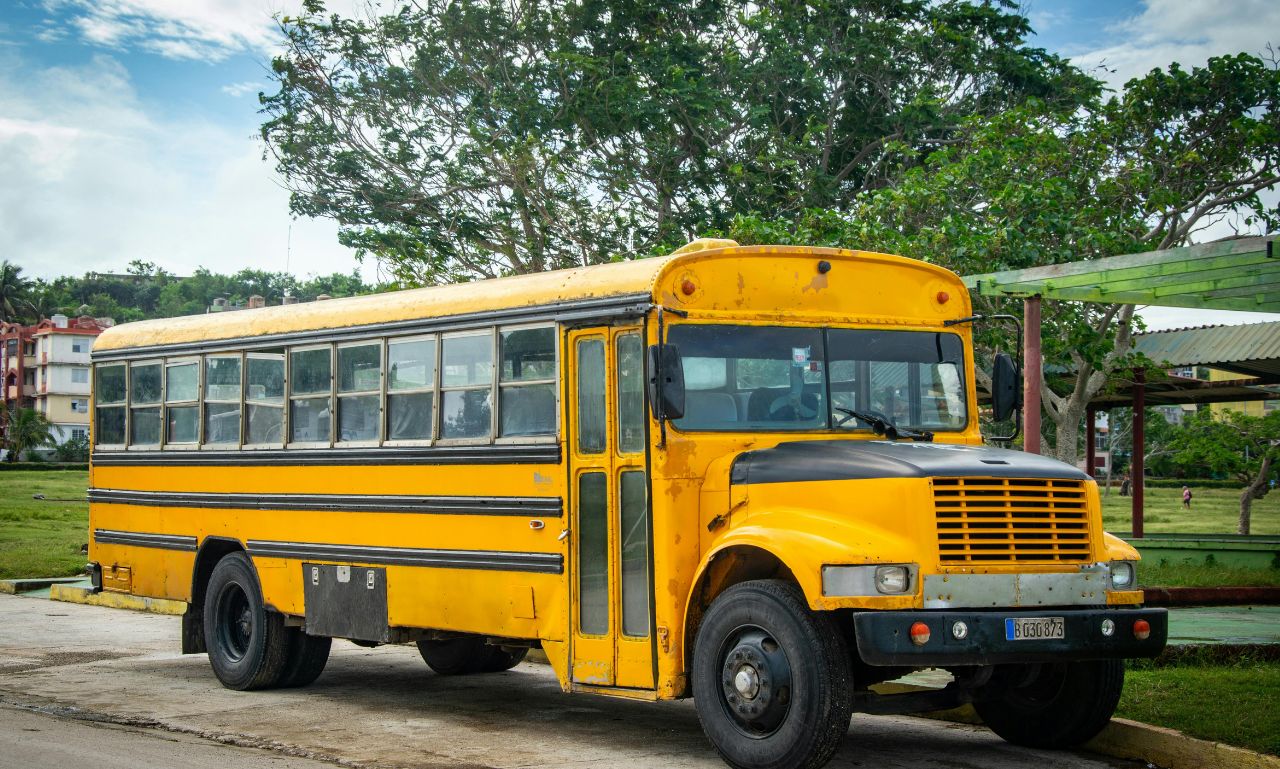 What Happens if Your Bus or Train Leaves Before Its Scheduled Time?